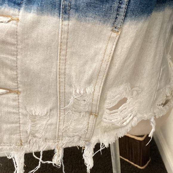 🎉HP🎉Boom Boom Jeans Women’s Blenched-Dip Cropped Boyfriend Denim Jacket Blue - Picture 15 of 15